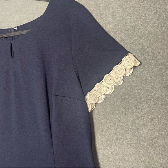 Talbots Navy Sheath Dress w Lace Trim Size 10 - Picture 3 of 9